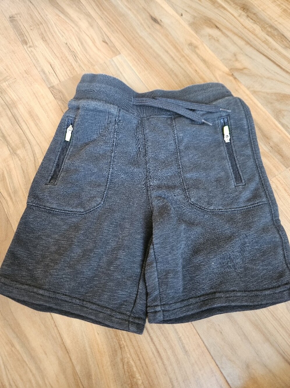 OshKosh B'gosh Black Knit Shorts with Drawstring Waist 4t